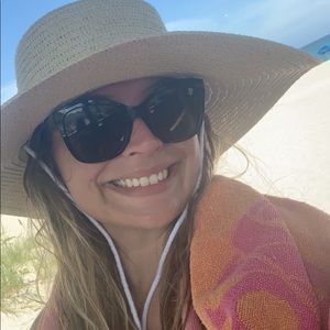 Meet your Posher, Casey